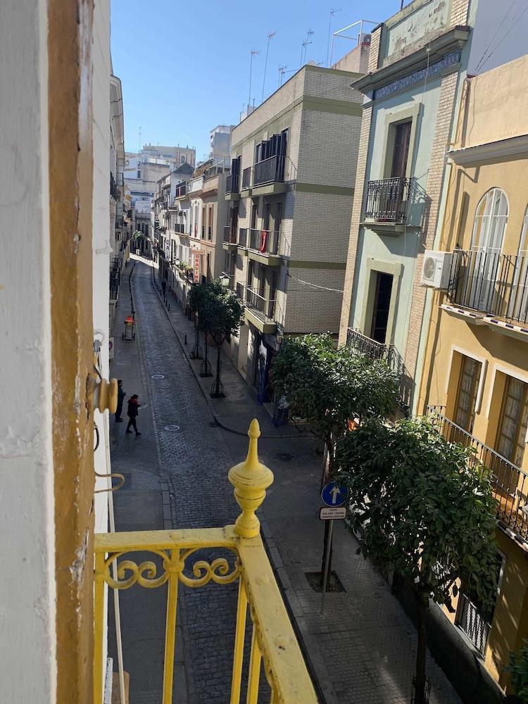 Guest house Giraldilla Seville